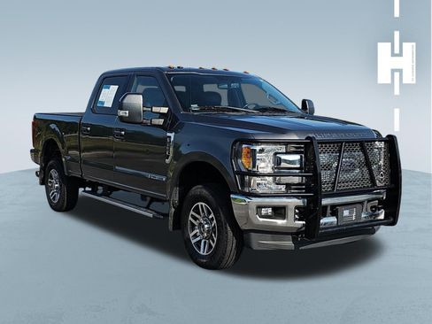 Used 2017 Ford F250 Lariat w/ Lariat Value Package AWD/4WD image 1