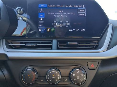 Used 2024 Chevrolet Trax RS w/ Driver Confidence Package FWD image 23