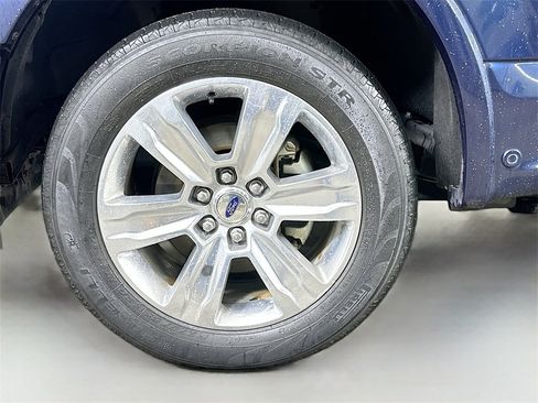 Used 2018 Ford F150 Platinum w/ Equipment Group 701A Luxury image 8