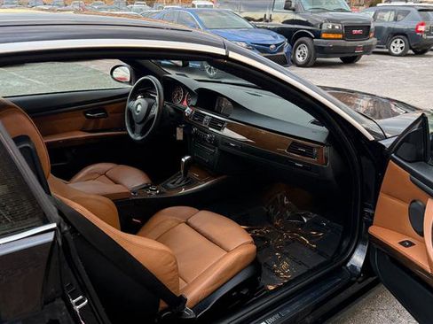 Used 2009 BMW 335i Convertible image 9