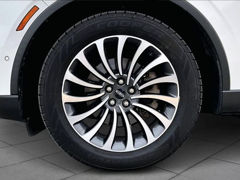 Used 2022 Lincoln Aviator Reserve w/ Elements Package Plus image 10