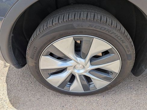 Used 2022 Tesla Model Y Long Range AWD/4WD image 6