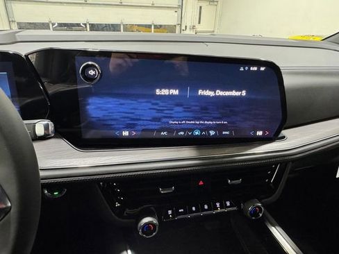 New 2026 Chevrolet Suburban LS image 29