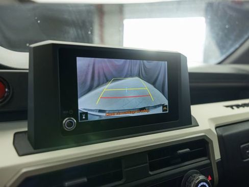 Used 2024 Toyota Tacoma TRD Off-Road image 27