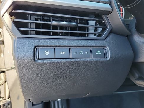 New 2025 Nissan Altima 2.5 SL image 31