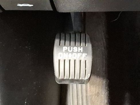 Used 2015 Dodge Challenger R/T w/ Quick Order Package 28B R/T image 25