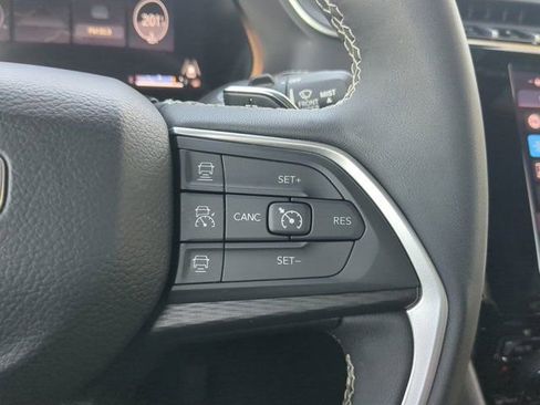 Used 2024 Jeep Grand Cherokee Altitude image 25