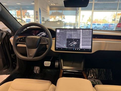 Used 2022 Tesla Model S Standard Range image 25