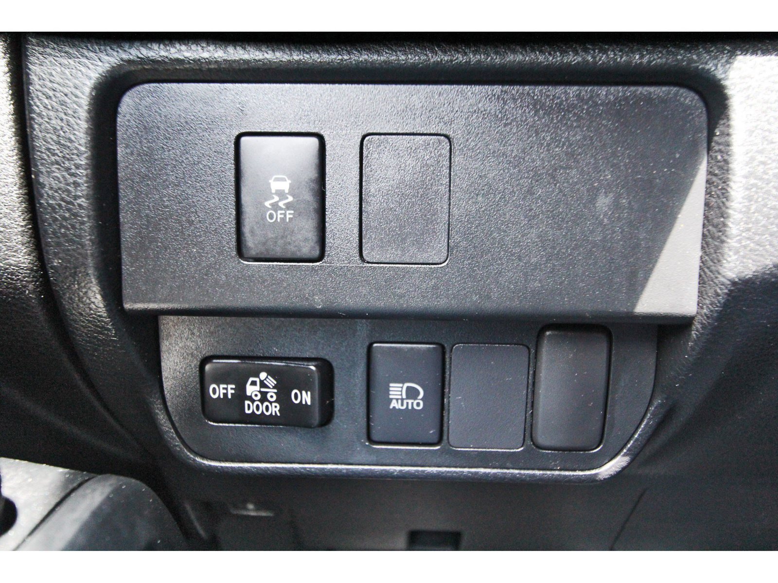 Used 2021 Toyota Tacoma SR w/ SR Convenience Package RWD image 17