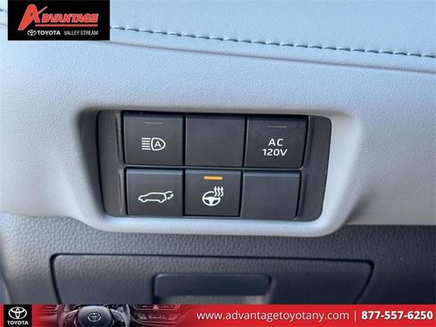 Used 2023 Toyota Highlander Limited image 23