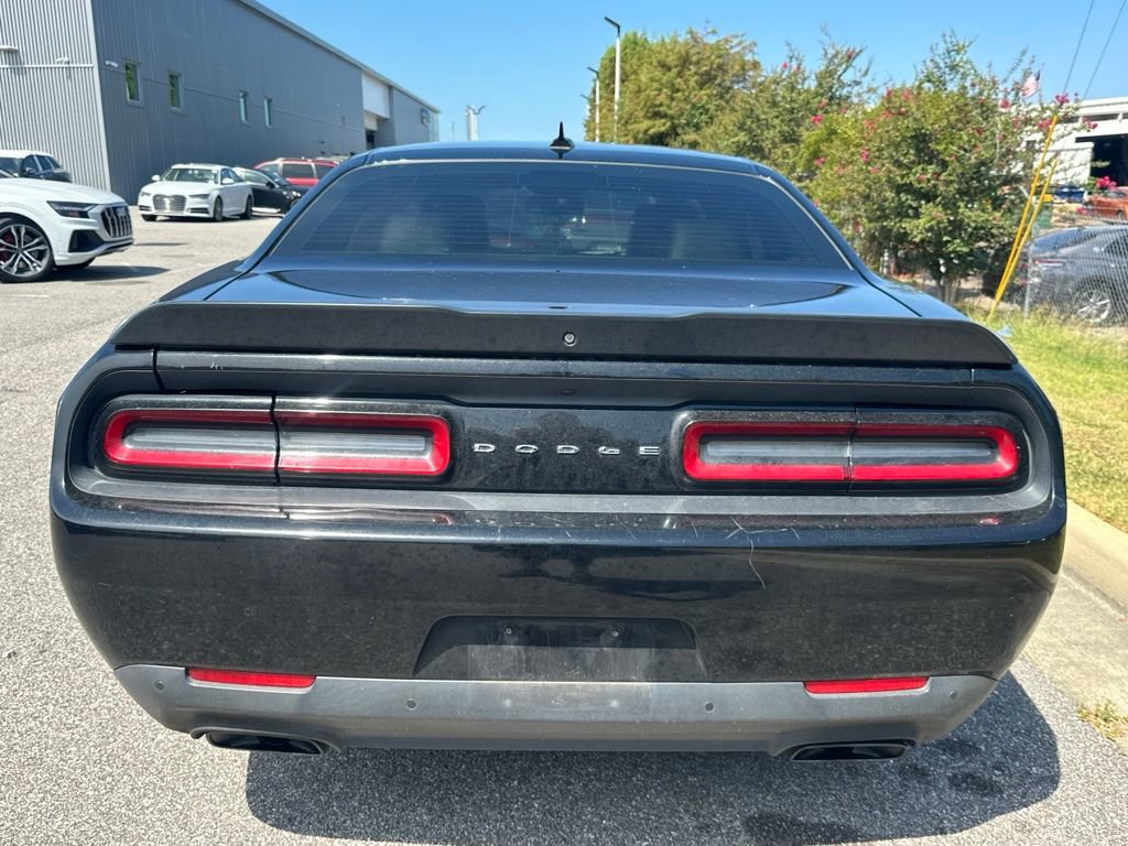Used 2015 Dodge Challenger R/T Scat Pack w/ Leather Interior Group RWD image 3