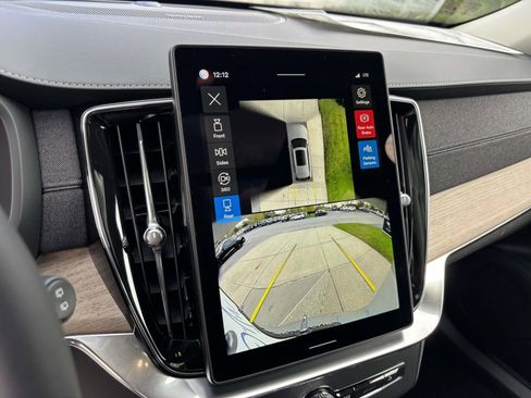 New 2026 Volvo XC90 B6 Plus w/ Protection Package Premier image 21