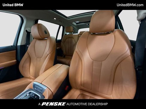 Used 2022 BMW X7 xDrive40i w/ Premium Package image 5