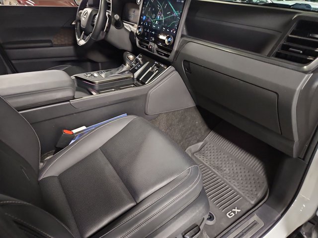 Used 2024 Lexus GX 550 w/ Cold Area Package AWD/4WD image 22