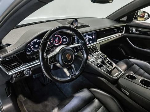 Used 2018 Porsche Panamera 4 AWD/4WD image 4