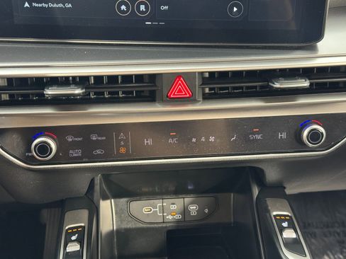 Used 2024 Kia Sorento S w/ Panoramic Sunroof Package image 25