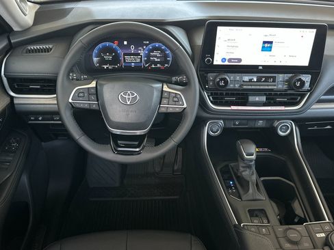 New 2026 Toyota Grand Highlander AWD image 13