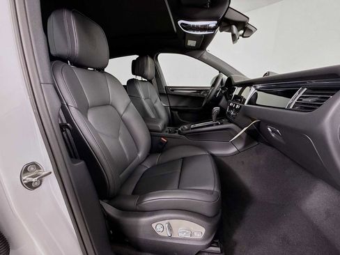 New 2026 Porsche Macan image 30