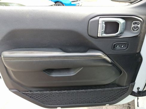 Used 2024 Jeep Wrangler Unlimited Sahara w/ Safety Group image 10