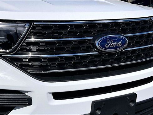 Used 2022 Ford Explorer XLT w/ Class IV Trailer Tow Package AWD/4WD image 36