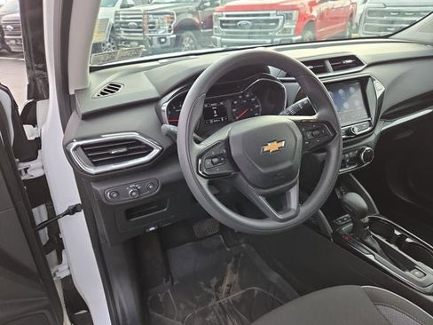 Used 2023 Chevrolet TrailBlazer LT w/ Convenience Package image 8