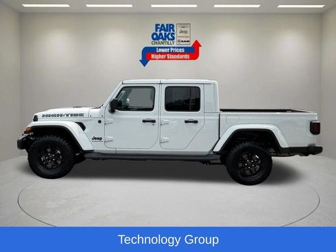 Certified 2025 Jeep Gladiator Mojave AWD/4WD image 12
