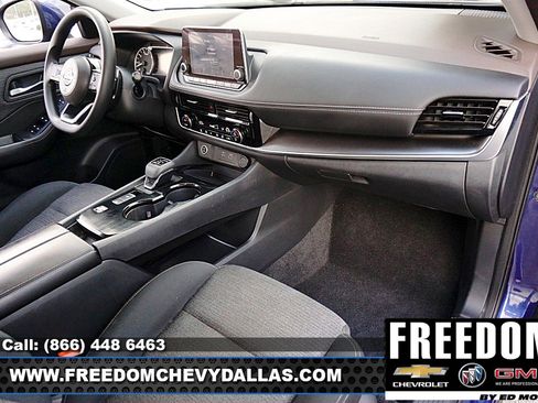 Used 2023 Nissan Rogue SV image 8