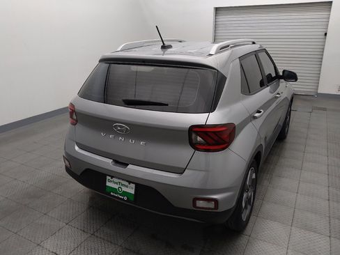 Used 2024 Hyundai Venue SEL FWD image 7