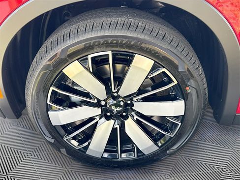 New 2025 Mitsubishi Outlander SE image 34