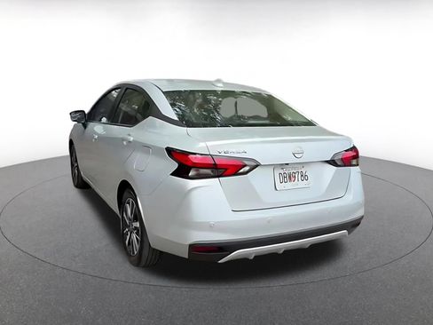 Used 2025 Nissan Versa SV FWD image 11