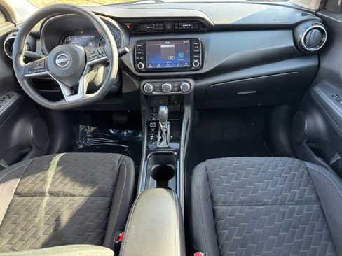 Used 2023 Nissan Kicks SV image 11