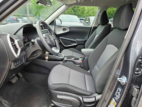 Certified 2025 Kia Soul LX FWD image 16