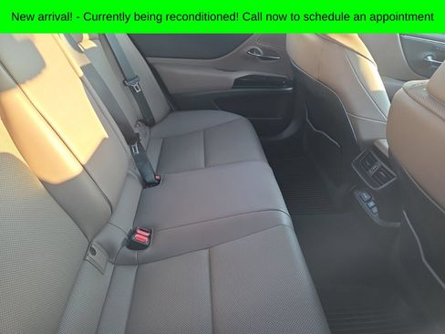 Used 2022 Lexus ES 350 w/ Premium Package FWD image 10
