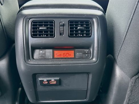 Used 2020 Nissan Pathfinder S image 16