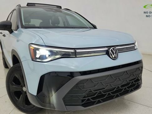 Used 2025 Volkswagen Taos SE AWD/4WD image 64