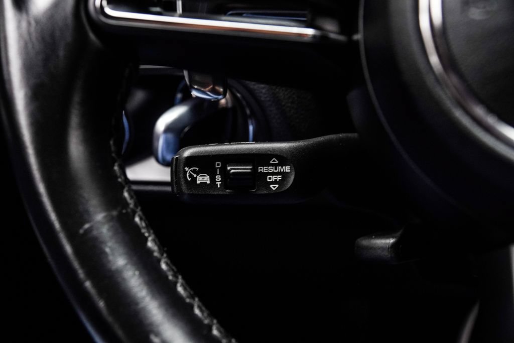 Used 2023 Porsche Macan S AWD/4WD image 39