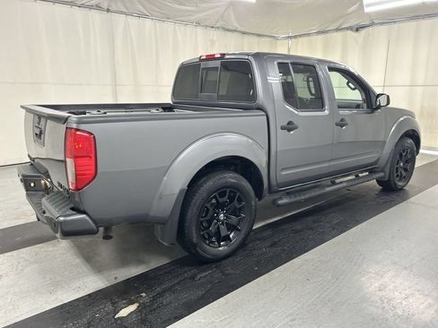 Used 2021 Nissan Frontier SV w/ Midnight Edition Floor Mats AWD/4WD image 2