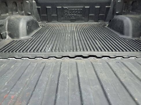 Used 2025 Chevrolet Silverado 1500 LT RWD image 10