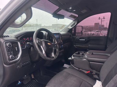 Used 2022 Chevrolet Silverado 2500 LT w/ Convenience Package image 3
