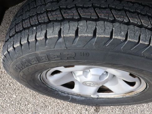 Used 2017 Toyota Tacoma 4x4 Access Cab image 48