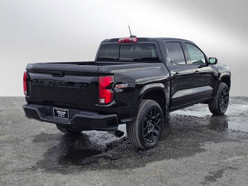 Certified 2024 Chevrolet Colorado Z71 w/ LPO, Dark Essentials Package AWD/4WD image 3