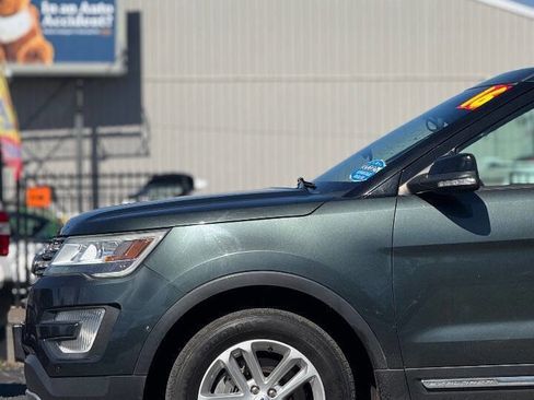 Used 2016 Ford Explorer XLT w/ Equipment Group 202A image 17
