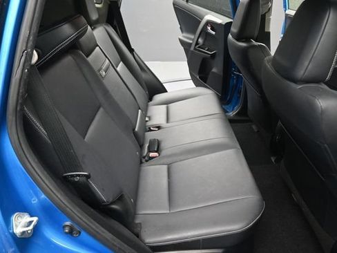 Used 2018 Toyota RAV4 Limited AWD/4WD image 16