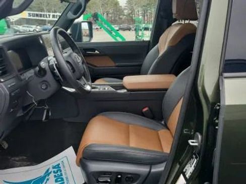 Used 2025 Lexus GX 550 550 Luxury+ w/ Accessory Package (2T) image 6