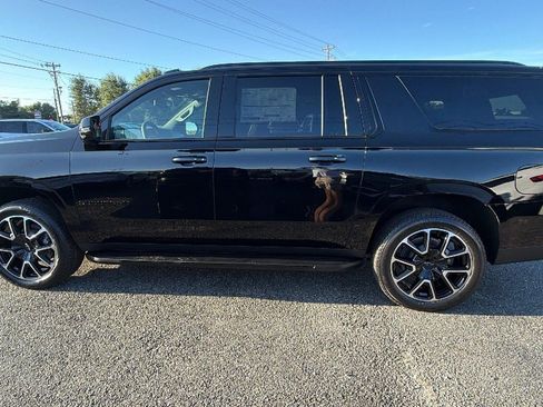 New 2026 Chevrolet Suburban RST w/ Comfort Package AWD/4WD image 11