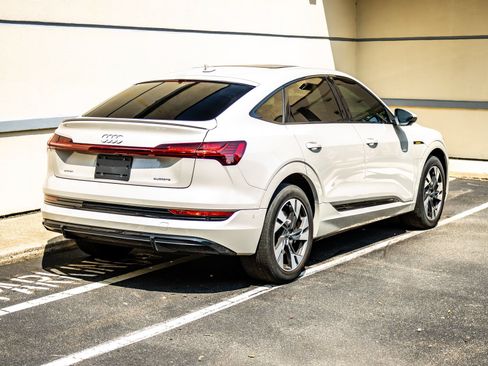 Used 2022 Audi e-tron Premium AWD/4WD image 7