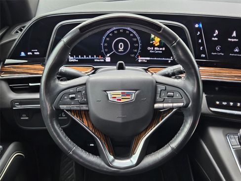 Used 2024 Cadillac Escalade Premium Luxury RWD image 13