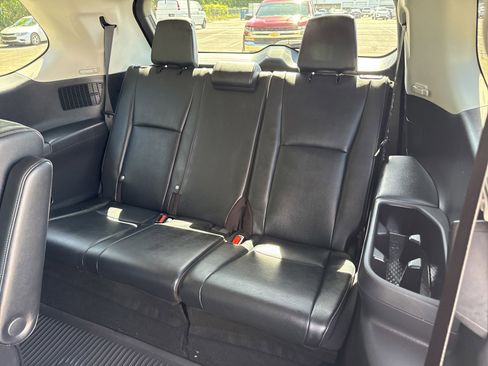 Used 2025 Toyota Grand Highlander FWD image 16