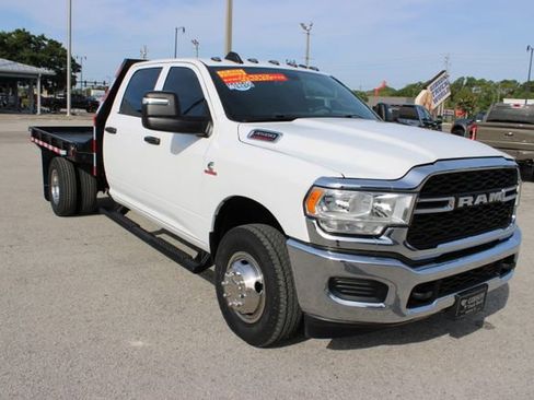 Used 2024 RAM 3500 Tradesman w/ Chrome Appearance Group AWD/4WD image 14