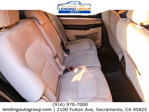 Used 2018 Ford Explorer XLT FWD image 17